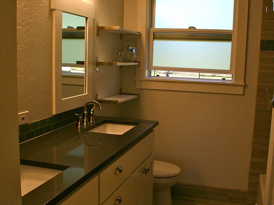2nd image of 11608 67th Ave E