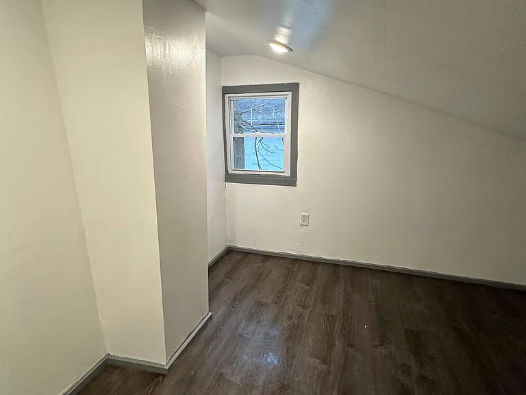 107 S Roberts Rd — Photo 19