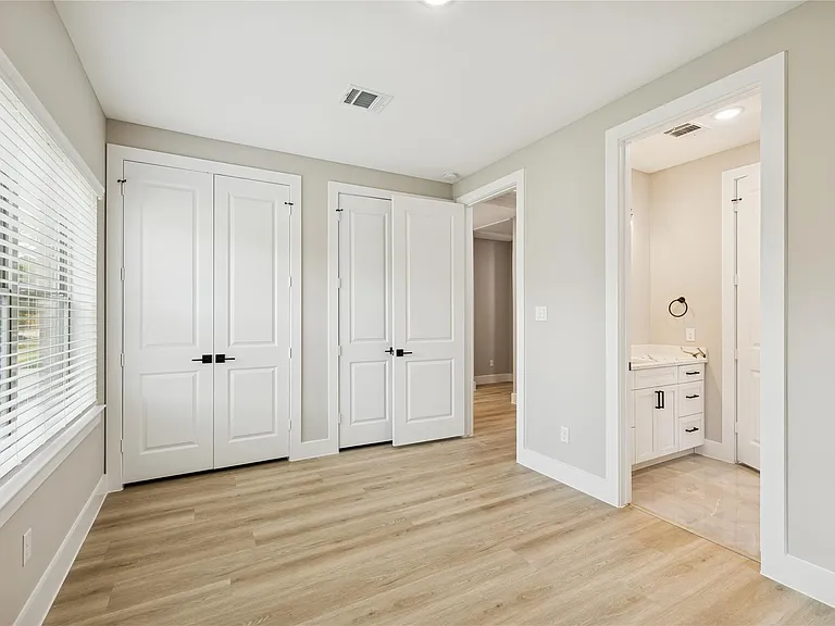 2618 Martinas Ct — Photo 22