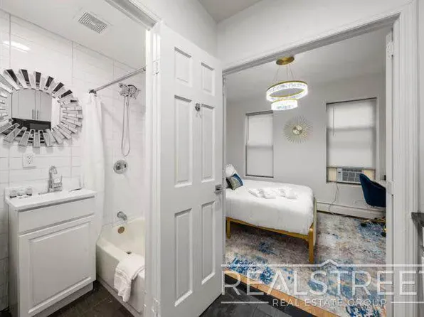 109 Madison Street image 12 of 13