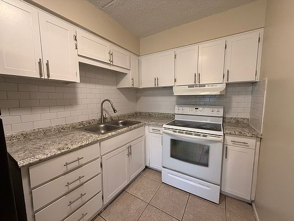 3rd image of 809 E Vogel Ave APT 12