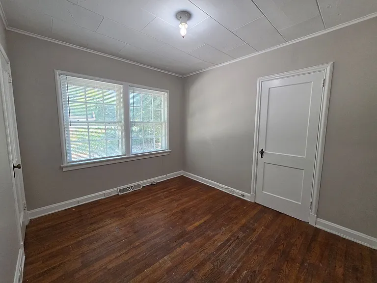 322 W McCubbins St — Photo 7