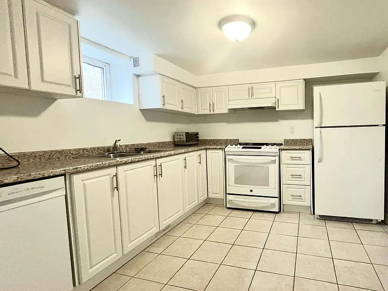 979 Danforth Rd — Photo 27