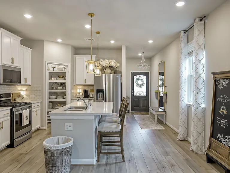 7099 Silverleaf Oak St — Photo 4
