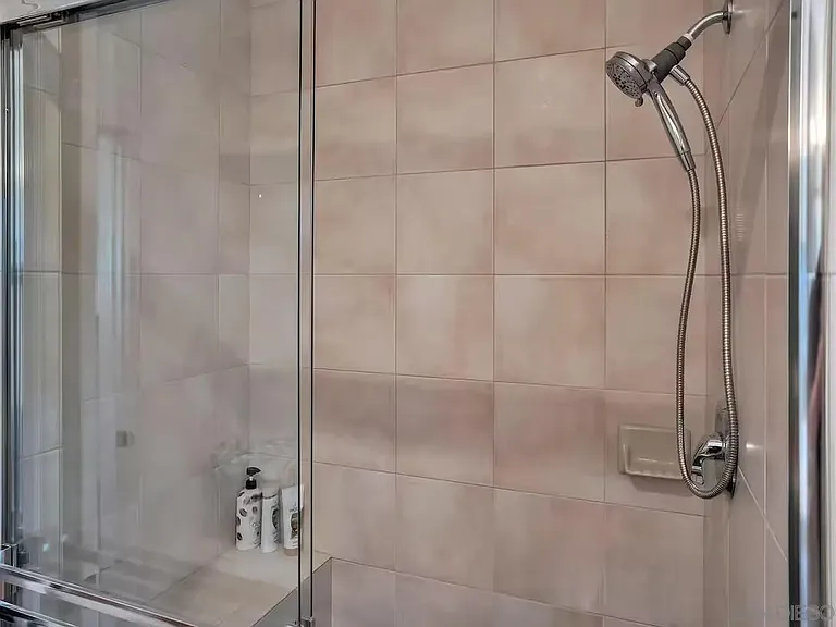 3550 Laketree Dr — Photo 28