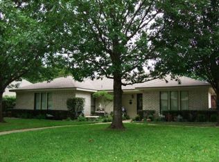 1709 Crestmont Ave, Corsicana, TX 75110