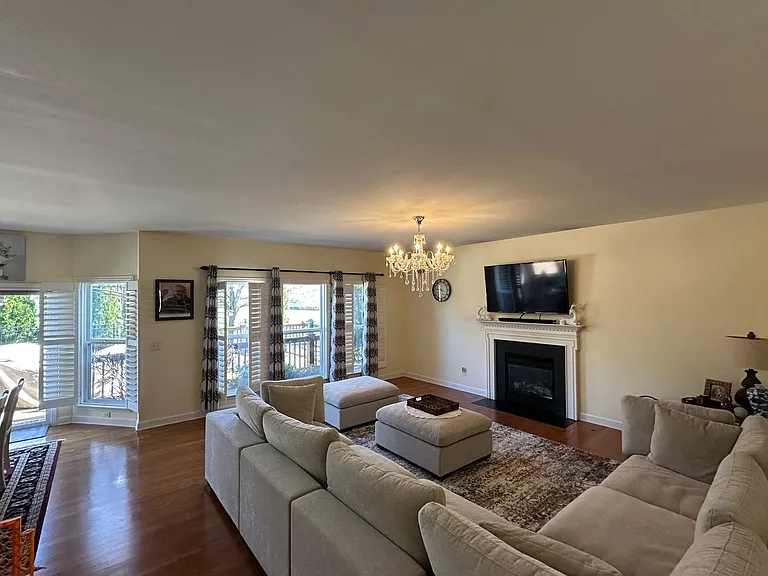 1110 Waverly Pl — Photo 21