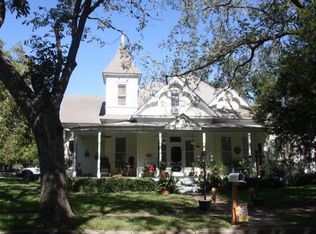 101 Coke St, Yoakum, TX 77995