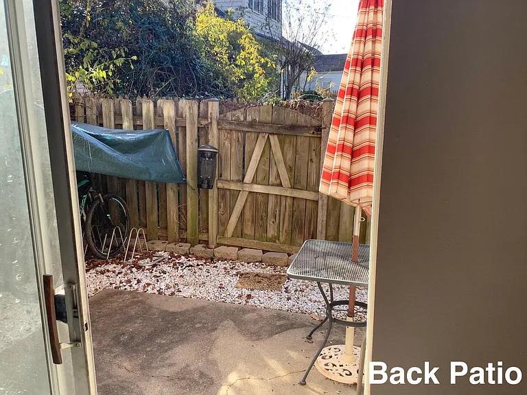 2904 Charles St — Photo 13
