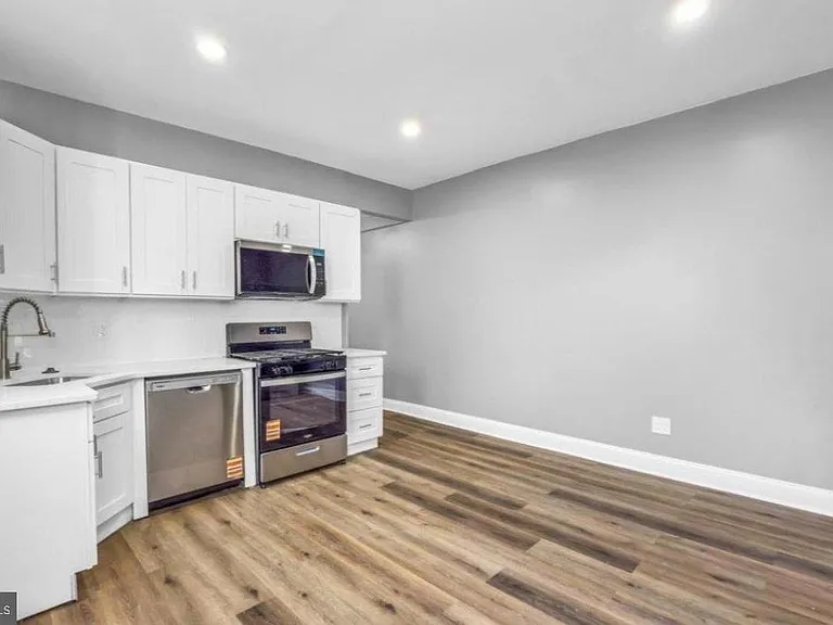 302 Jones Ave — Photo 3
