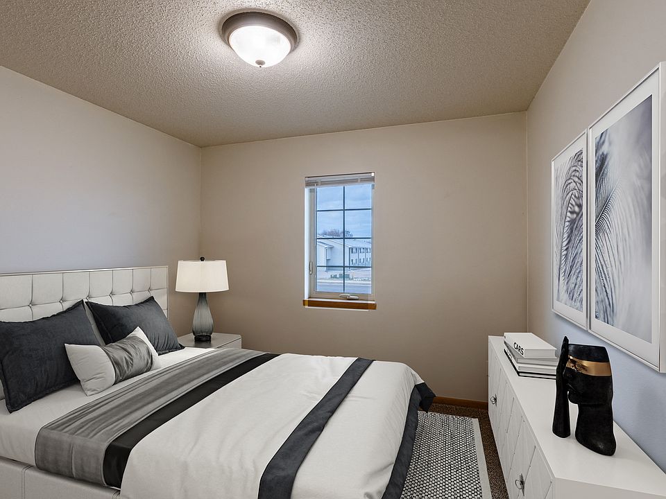 Moorhead, MN Townhomes at Mallard Creek | Bedroom