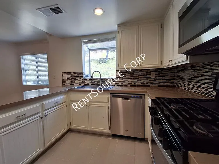 26901 Rainbow Glen Dr #643 — Photo 10