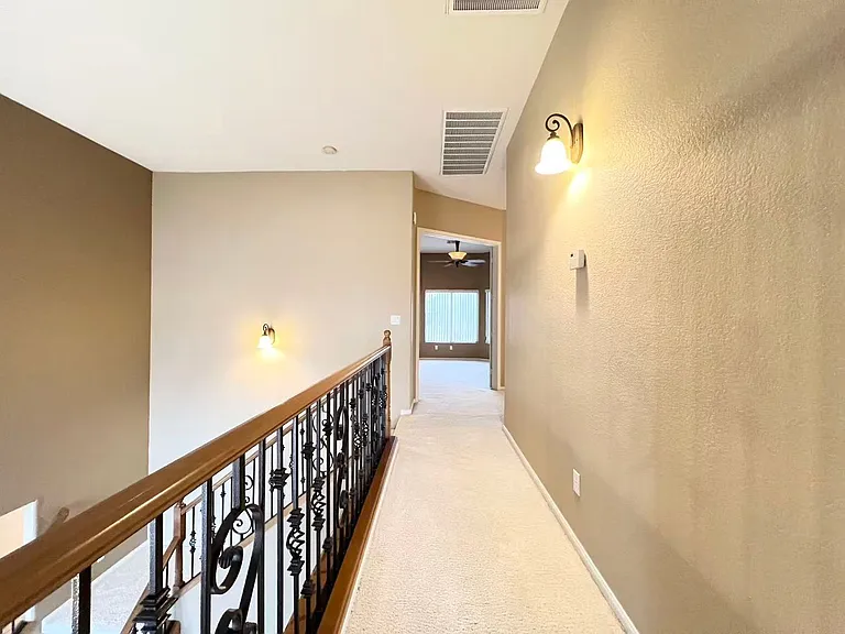 2105 Eaglepath Cir — Photo 15