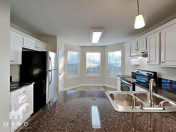 5th image of 417 Fairlawn Dr
