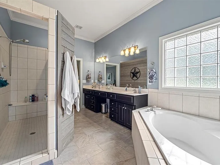 3808 W 155th St — Photo 27