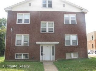 6748 Crest Ave APT 2W, University City, MO 63130
