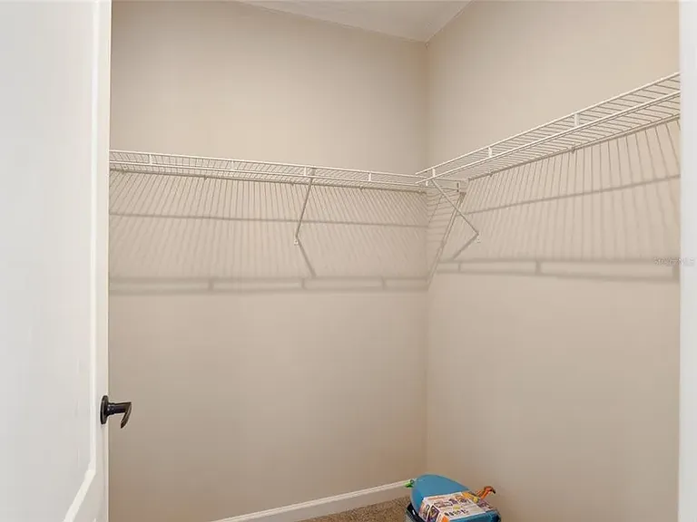 bed3 walk in closet