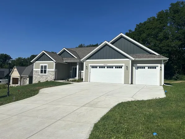 W254N5593 Crescent Hill DRIVE, Sussex, WI 53089