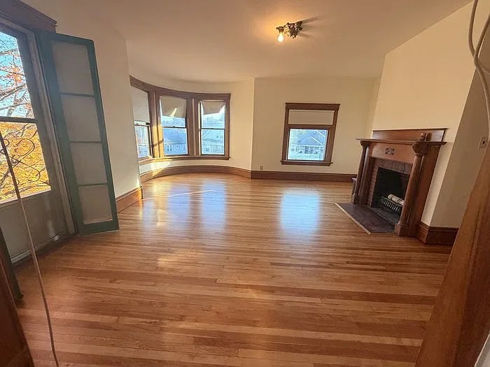 2 bed, 1.0 bath, $2,600 — Photo 4