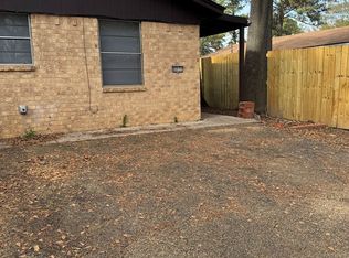 607 Waggoner St #B, Longview, TX 75604