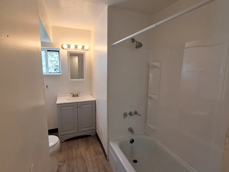 810 Etna St — Photo 11