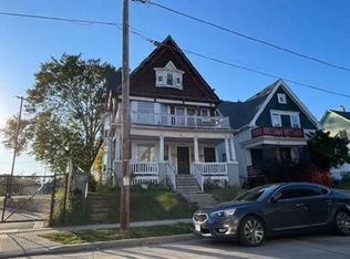 2759 N 15th St, Milwaukee, WI 53206
