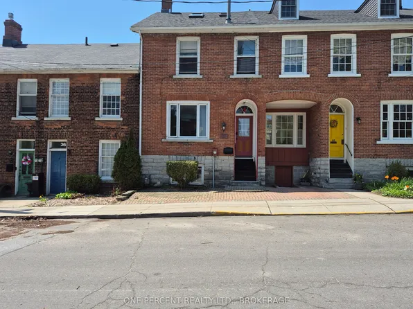 38 Lower Union St, Kingston, ON K7L 2M9