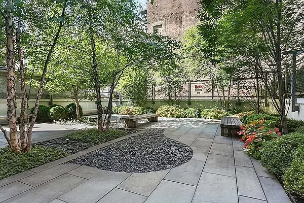 Rented by Douglas Elliman | media 33