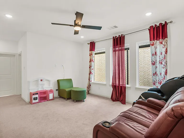 8869 Bailey St — Photo 17