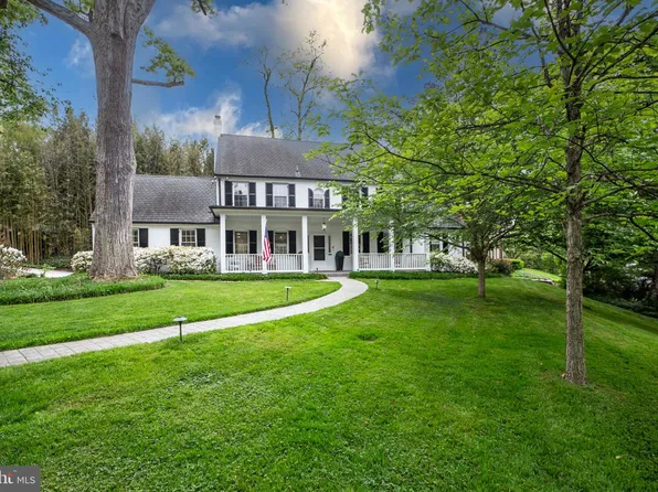 5709 Rockmere Dr, Bethesda, MD 20816