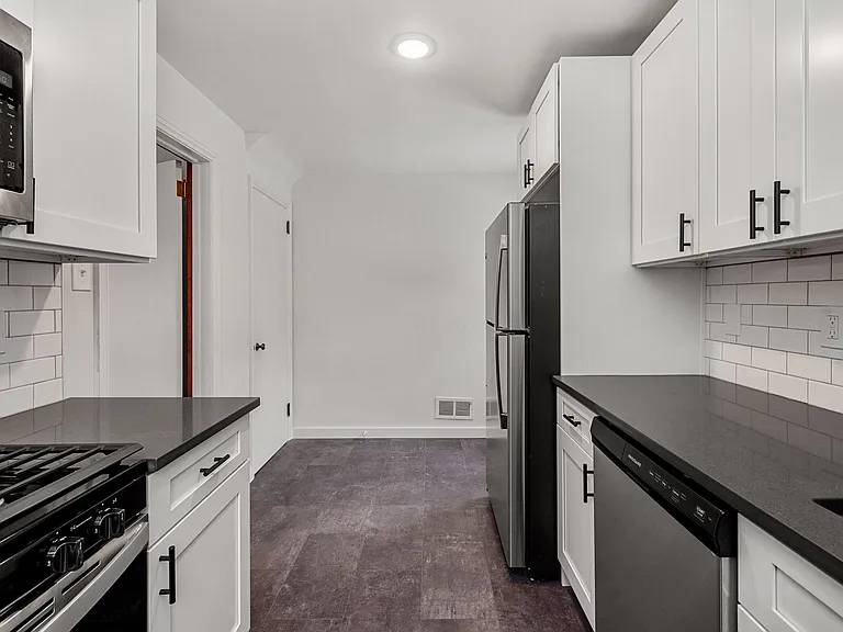 2445 Valera Ave — Photo 7