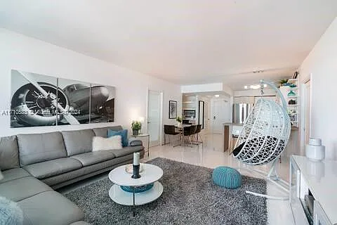 The Decoplage Condo — Photo 3