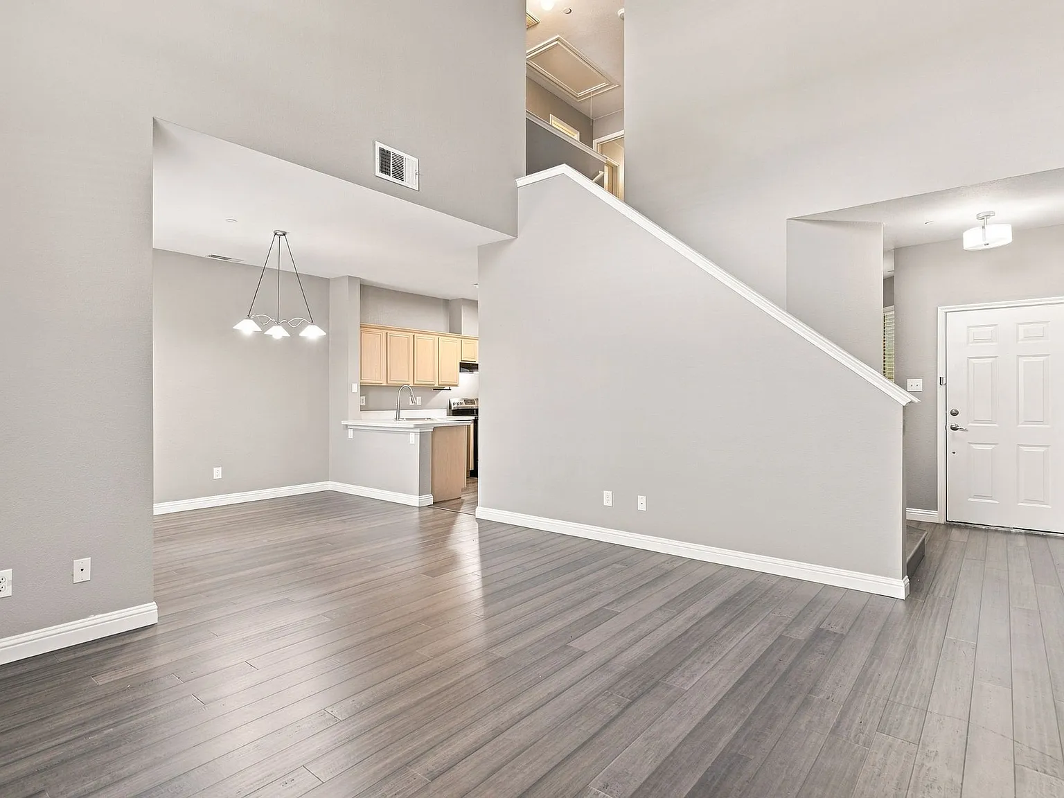 3 bed, 2.5 bath, 1597 sqft, $2,300 — Photo 1