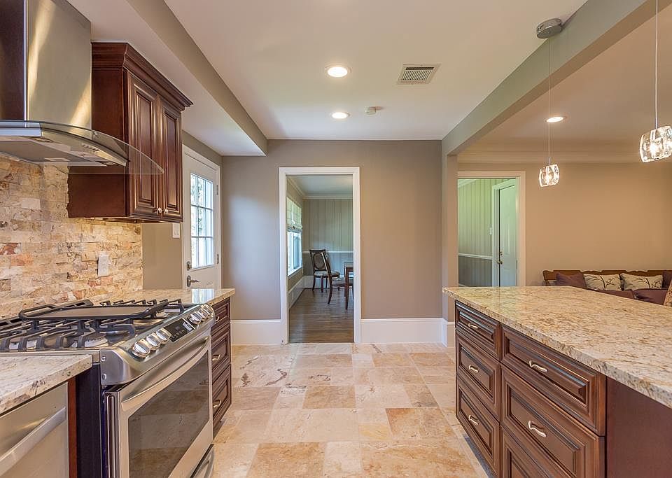 1st image of 2827 Linkwood Dr