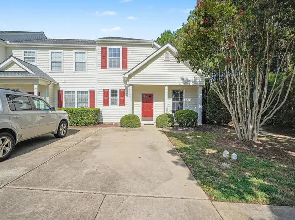 445 Commons Dr, Holly Springs, NC 27540