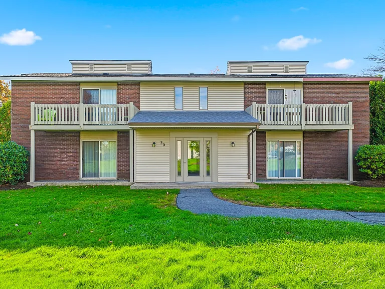 The Residences at Buttonwood — Photo 7