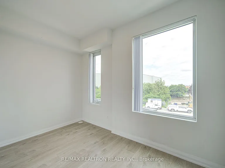1050 Portage Pkwy #Townhouse 33 — Photo 34