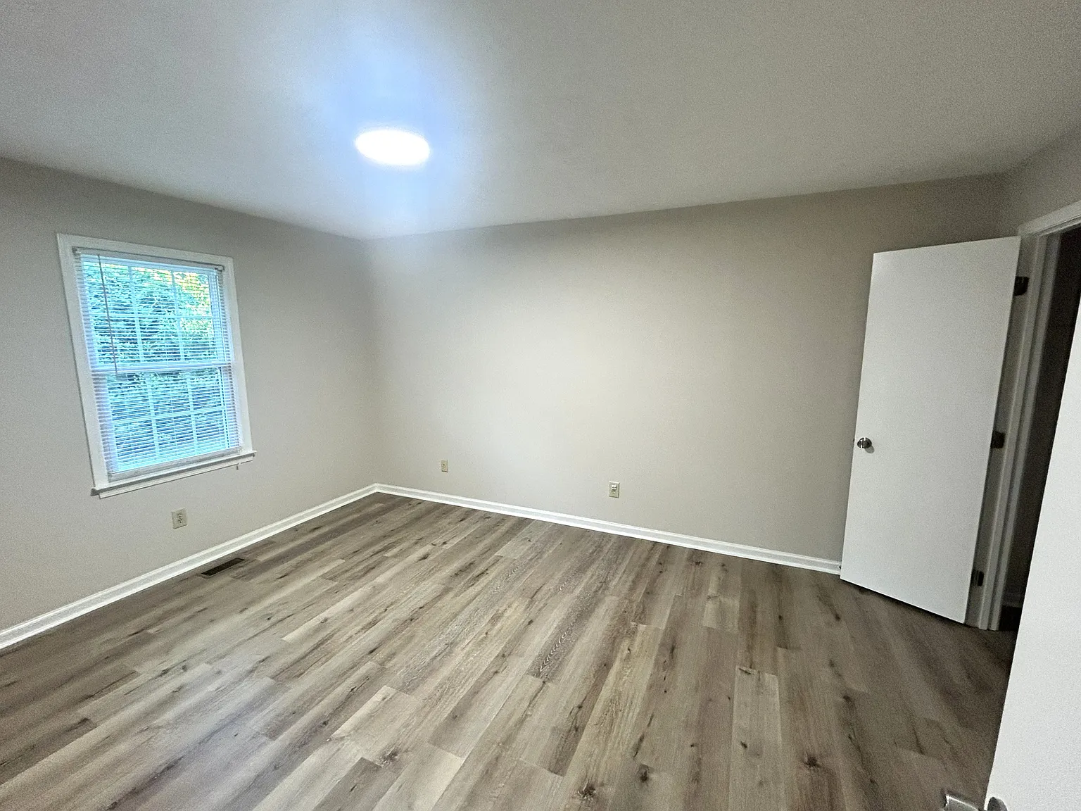 2 bed, 850 sqft, $1,200 — Photo 4