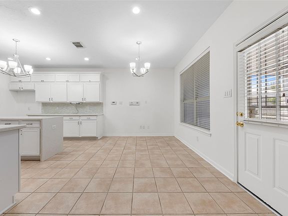 3rd image of 711 Tuely Ct