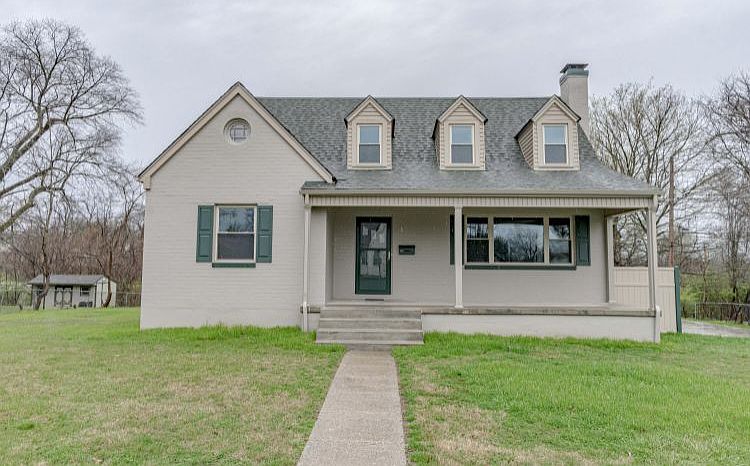 1st image of 864 Chestnut Dr