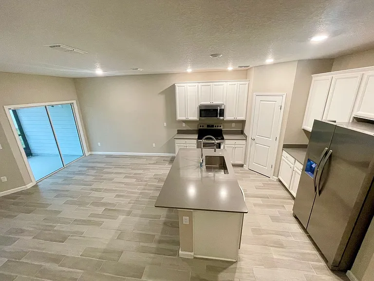 12830 Josslyn Ln — Photo 6