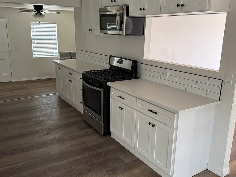 184 N Acacia St #1 — Photo 2