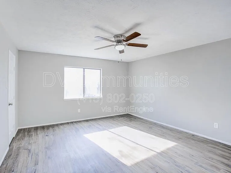 5806 Evening Shadows Ln — Photo 17