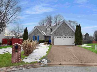 9804 Spring Pointe Ct, Louisville, KY 40229