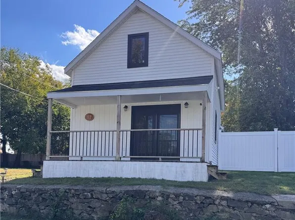 82 Middle St, Riverside, RI 02915