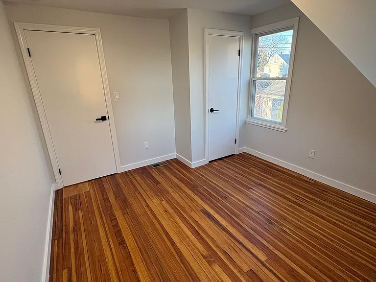 172 Swanson Ave — Photo 20