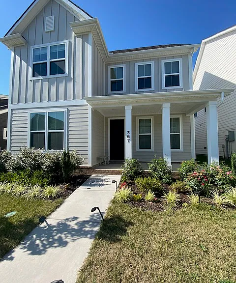 367 Hammock Ln — Photo 1