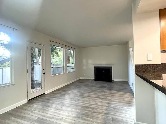 3rd image of 10151 NE 135th Ln