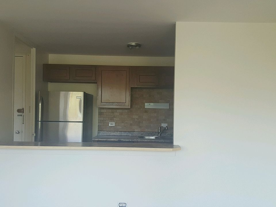 1st image of 1451 E 55th St APT 323N