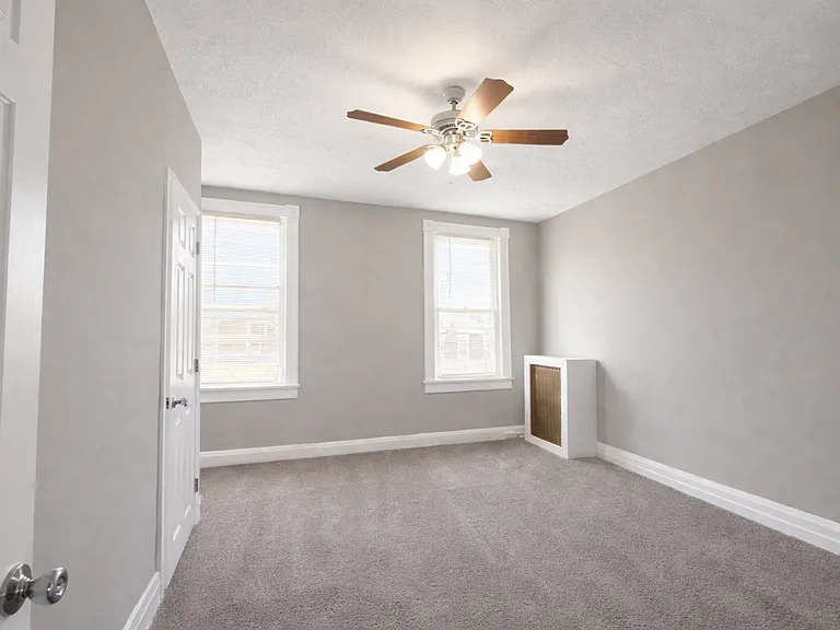 1215 N Ellwood Ave — Photo 9